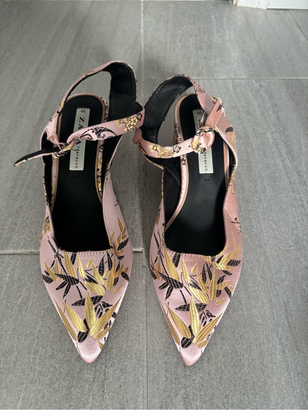 Zara Pink Pointed-Toe Heels with Gold Embroidery